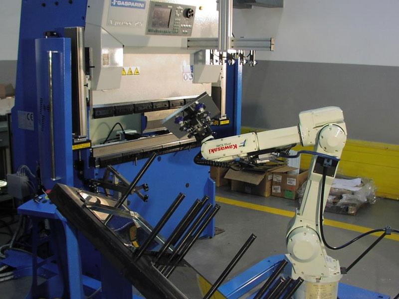 Impianti robotizzati manipolazione lamiera Tiesse Robot